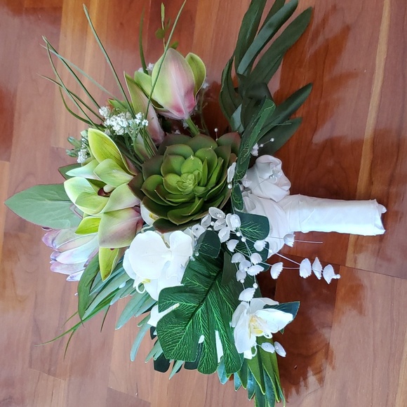 Tropical wedding bouquet - Picture 6 of 12